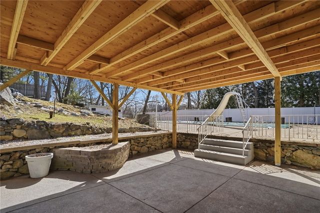 109 Cobble Hill Road, Lincoln, RI 02865