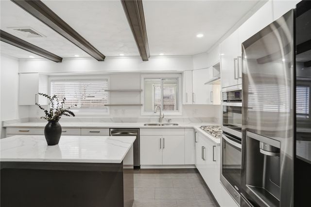 109 Cobble Hill Road, Lincoln, RI 02865