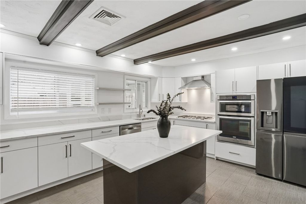 109 Cobble Hill Road, Lincoln, RI 02865