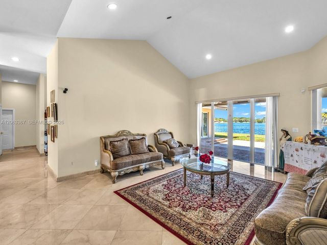 2710 WALKERS WAY, Weston, FL 33331