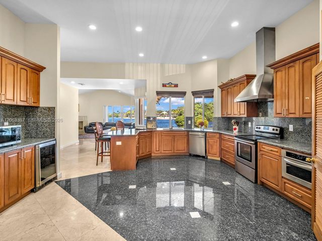 2710 WALKERS WAY, Weston, FL 33331