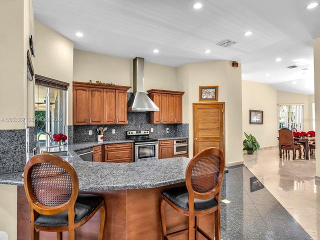 2710 WALKERS WAY, Weston, FL 33331