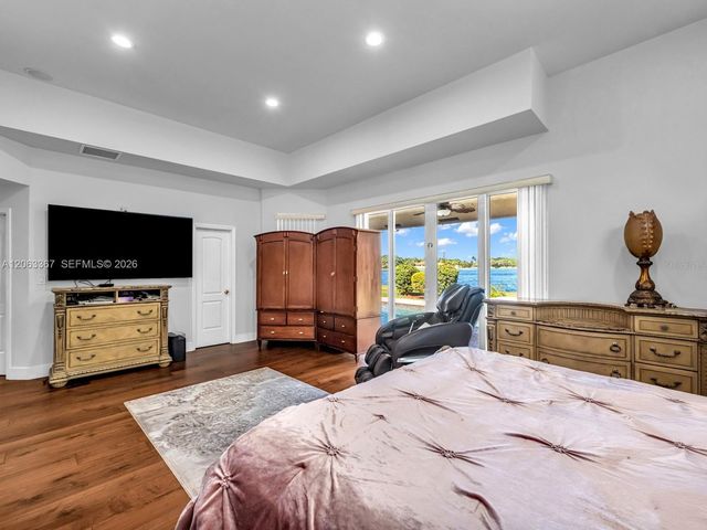 2710 WALKERS WAY, Weston, FL 33331