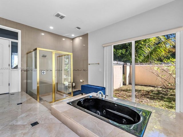 2710 WALKERS WAY, Weston, FL 33331