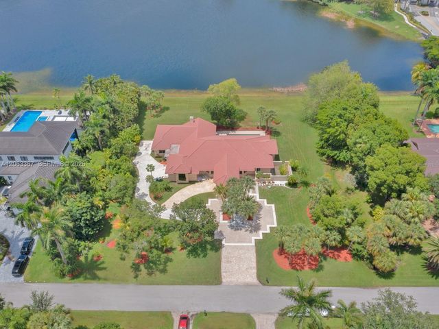 2710 WALKERS WAY, Weston, FL 33331