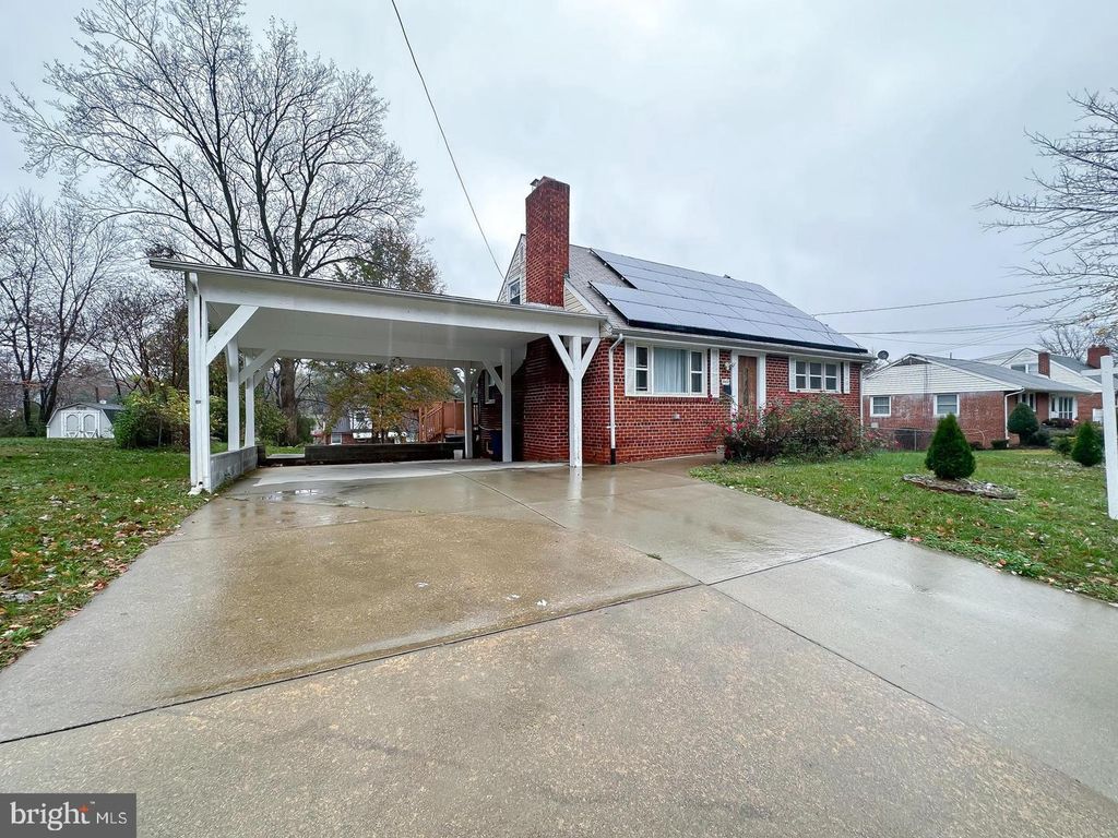 8432 RAVENSWOOD RD, New Carrollton, MD 20784