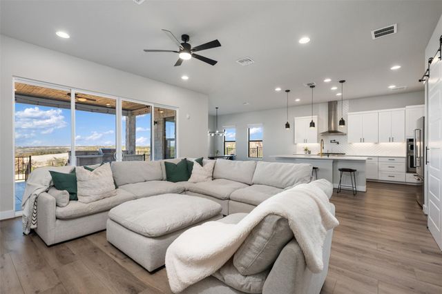 204 Roseleaf CT, Liberty Hill, TX 78642