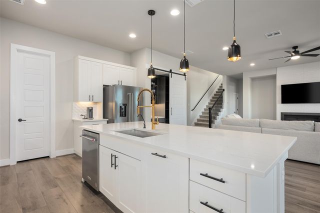 204 Roseleaf CT, Liberty Hill, TX 78642