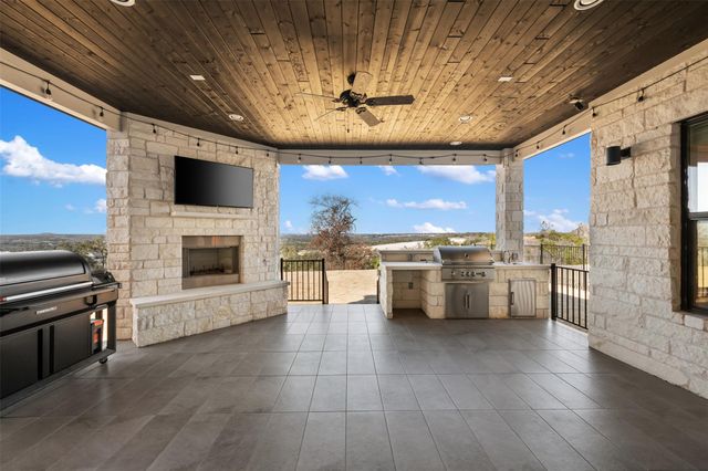 204 Roseleaf CT, Liberty Hill, TX 78642