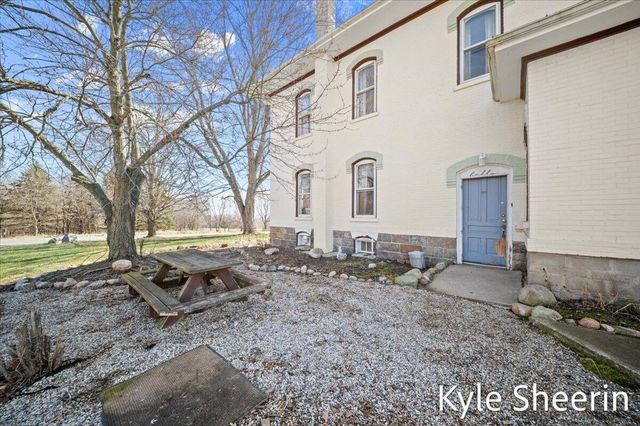 1648 S Johnson Road, Saranac, MI 48881