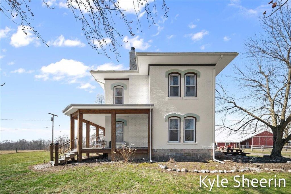 1648 S Johnson Road, Saranac, MI 48881