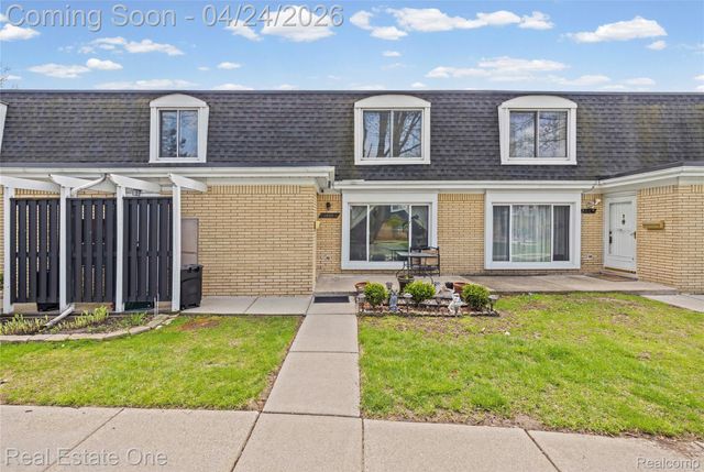 29888 City Center Drive 4, Warren, MI 48093