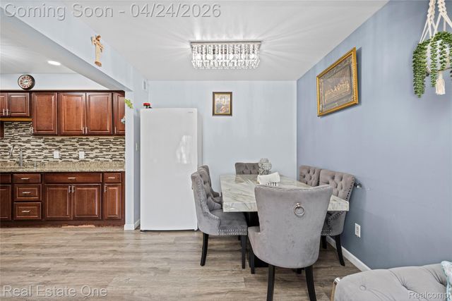29888 City Center Drive 4, Warren, MI 48093