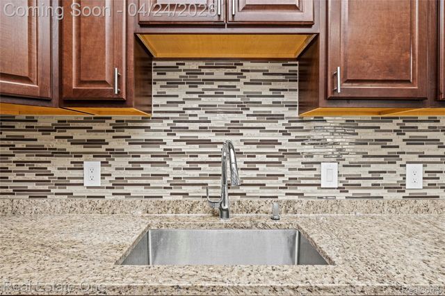 29888 City Center Drive 4, Warren, MI 48093
