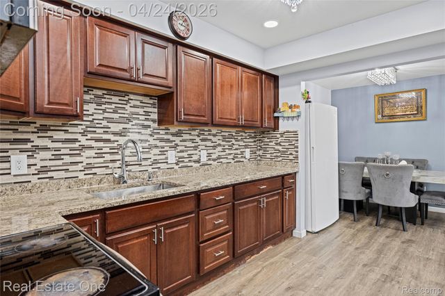 29888 City Center Drive 4, Warren, MI 48093