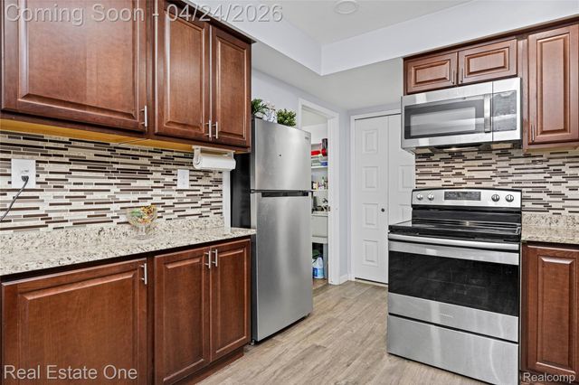 29888 City Center Drive 4, Warren, MI 48093