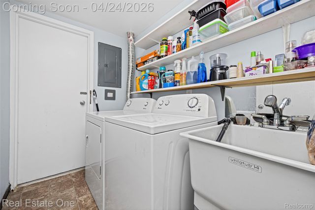 29888 City Center Drive 4, Warren, MI 48093