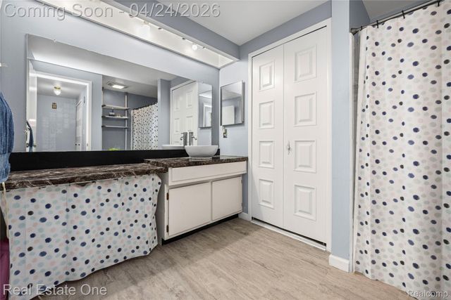 29888 City Center Drive 4, Warren, MI 48093