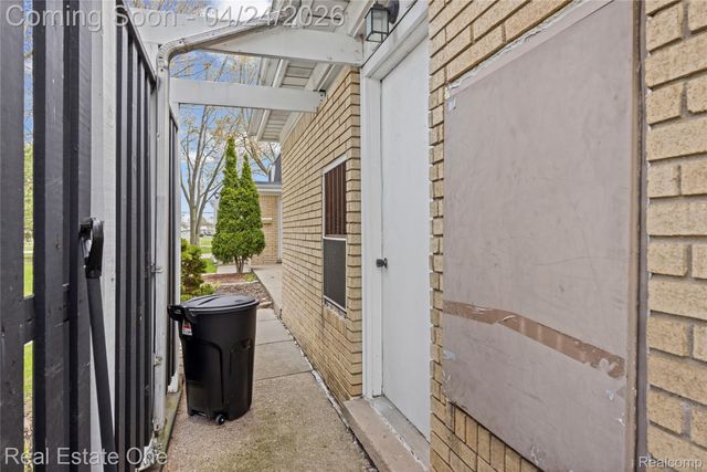 29888 City Center Drive 4, Warren, MI 48093