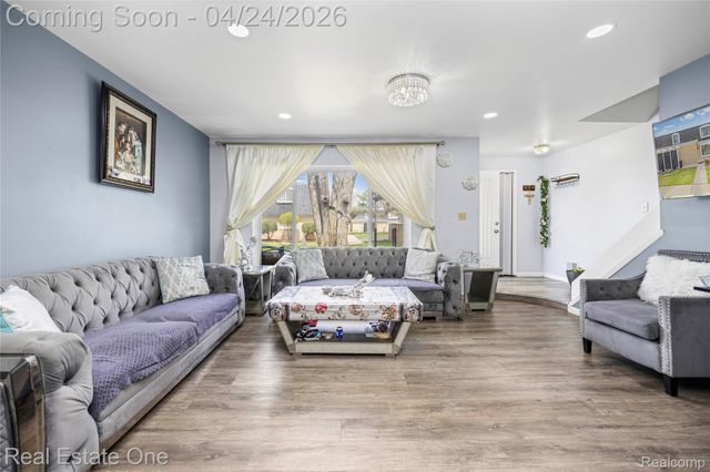 29888 City Center Drive 4, Warren, MI 48093