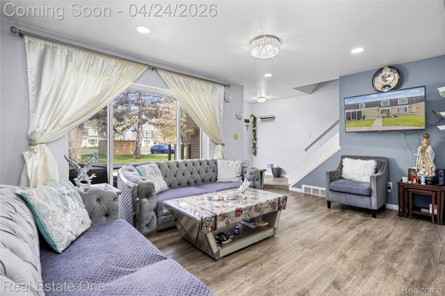 29888 City Center Drive 4, Warren, MI 48093