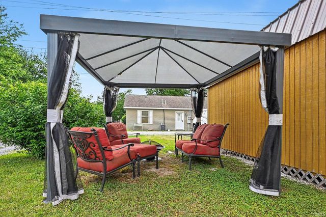 304 S Franklin Street, Mentone, IN 46539