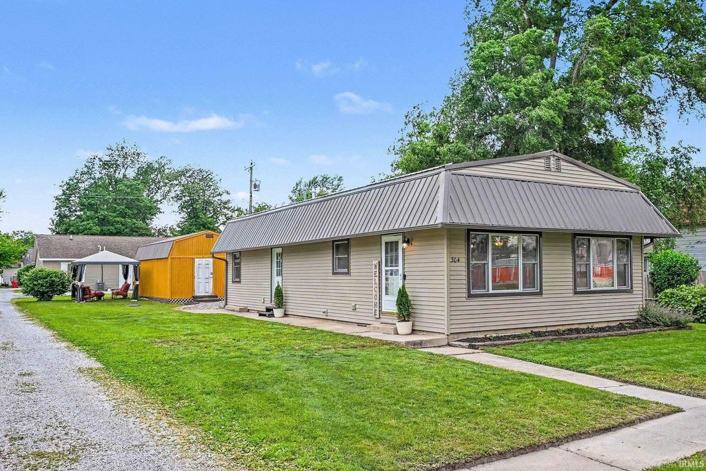 304 S Franklin Street, Mentone, IN 46539