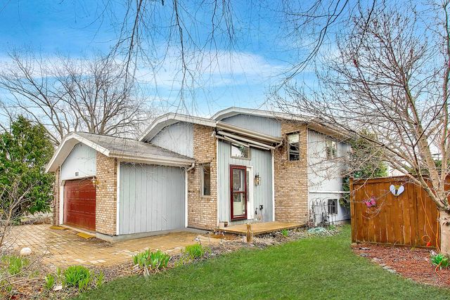 1323 Cottonwood Lane, Crystal Lake, IL 60014