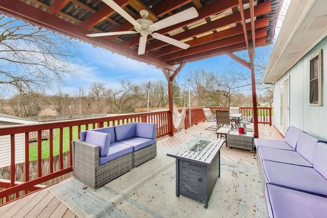 1323 Cottonwood Lane, Crystal Lake, IL 60014