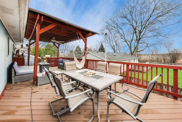 1323 Cottonwood Lane, Crystal Lake, IL 60014