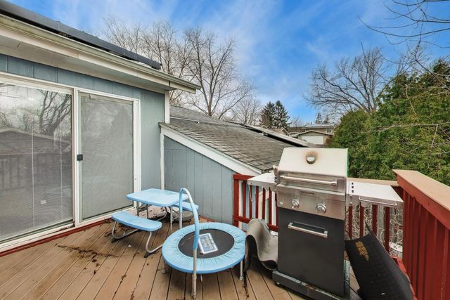 1323 Cottonwood Lane, Crystal Lake, IL 60014