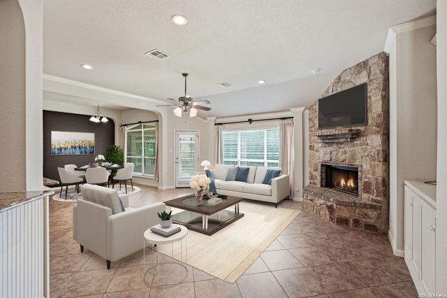 238 HAMBURG AVE, New Braunfels, TX 78132