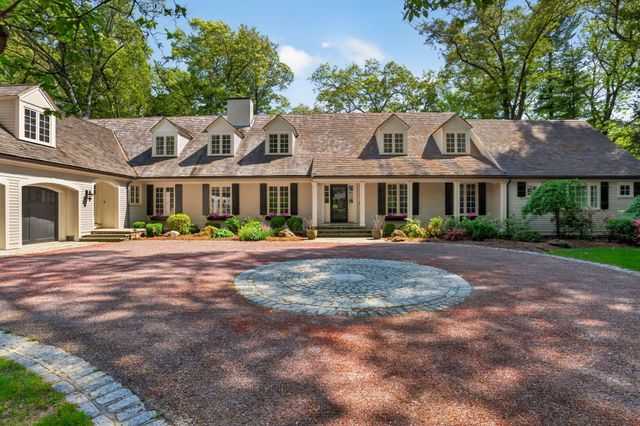 12 Winding River Cir, Wellesley, MA 02482