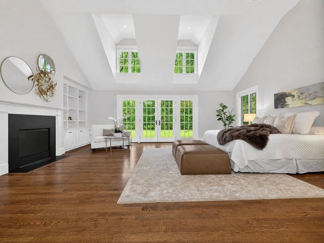 12 Winding River Cir, Wellesley, MA 02482