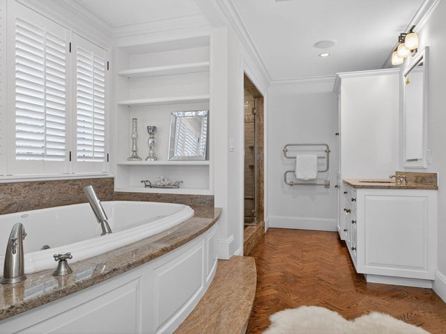 12 Winding River Cir, Wellesley, MA 02482