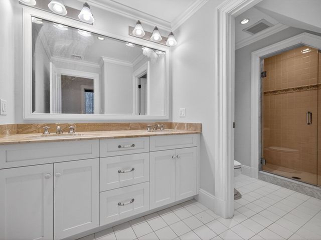 12 Winding River Cir, Wellesley, MA 02482