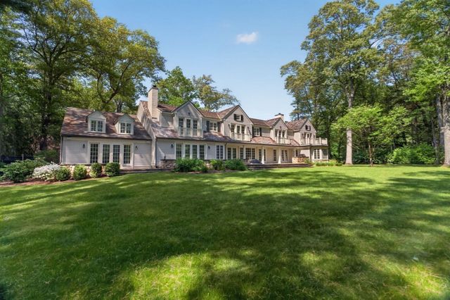 12 Winding River Cir, Wellesley, MA 02482