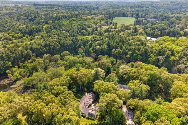 12 Winding River Cir, Wellesley, MA 02482