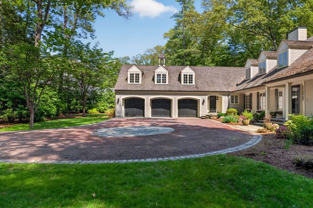 12 Winding River Cir, Wellesley, MA 02482