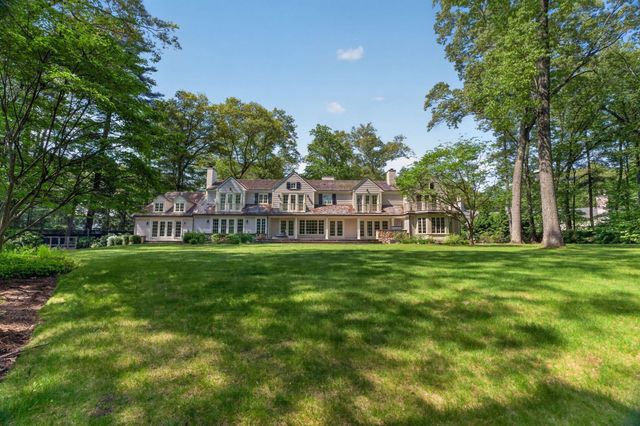 12 Winding River Cir, Wellesley, MA 02482
