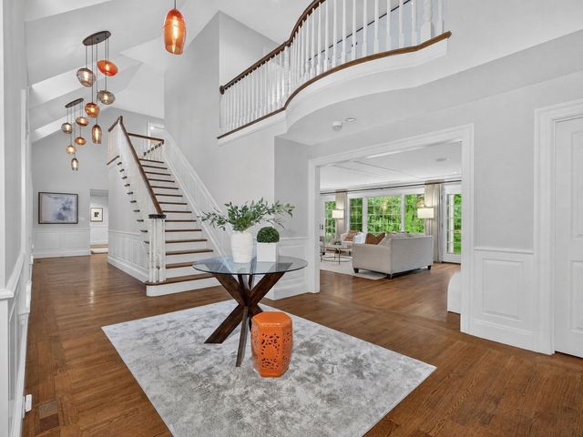 12 Winding River Cir, Wellesley, MA 02482