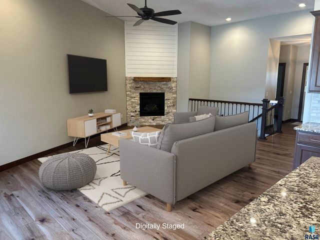5107 E Cattail Dr, Sioux Falls, SD 57110