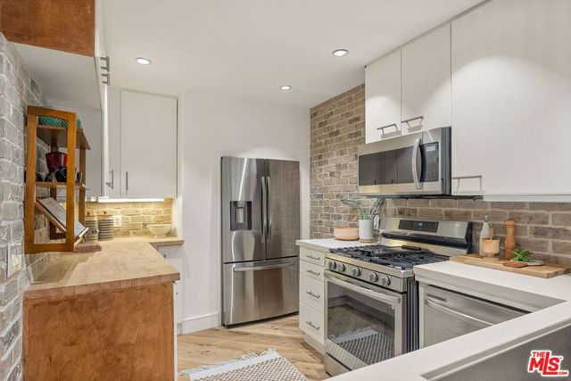 1160 Granville Avenue 104, Los Angeles, CA 90049