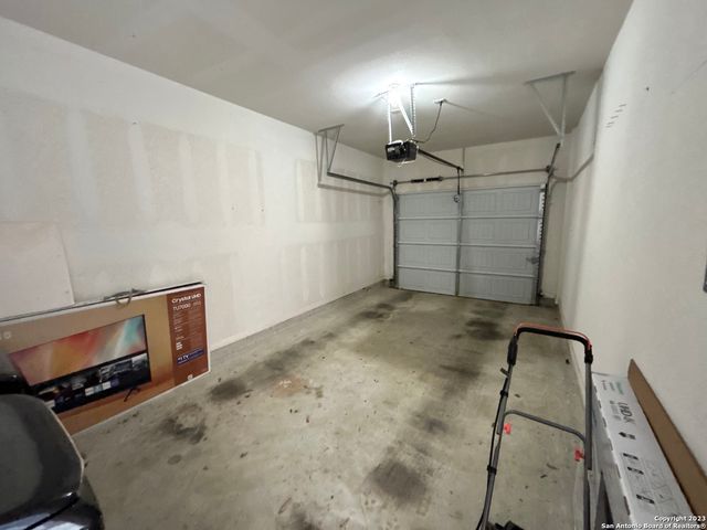 565 Advantage, New Braunfels, TX 78130