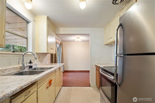 15726 Palatine Avenue N, Shoreline, WA 98133