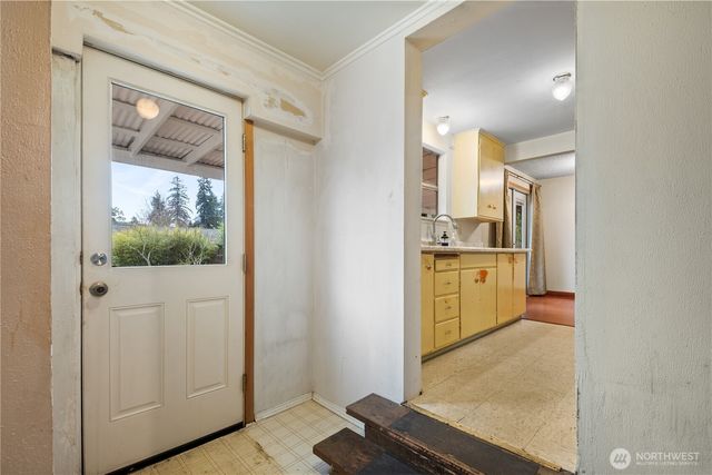 15726 Palatine Avenue N, Shoreline, WA 98133