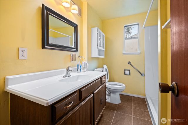 15726 Palatine Avenue N, Shoreline, WA 98133