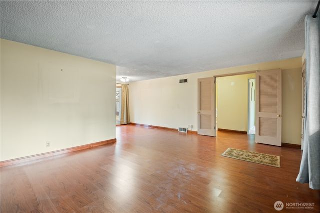 15726 Palatine Avenue N, Shoreline, WA 98133