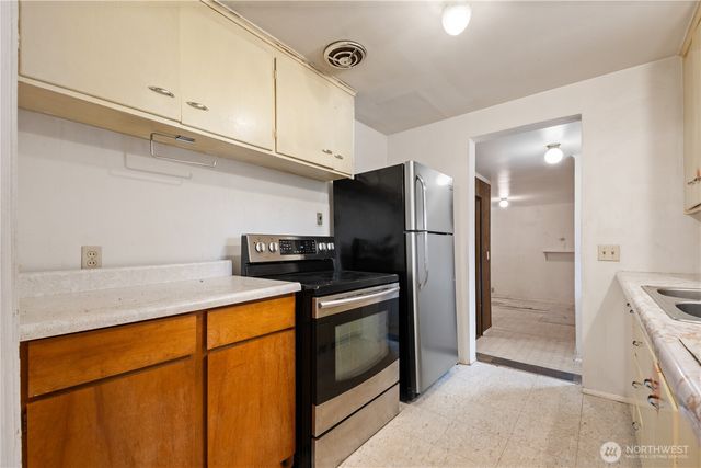 15726 Palatine Avenue N, Shoreline, WA 98133