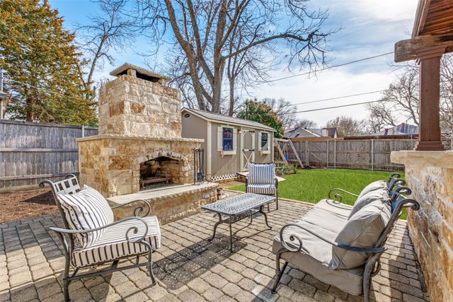615 Clermont Avenue, Dallas, TX 75223